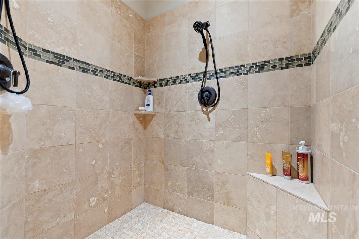 7022 Top Rim Way Property Photo 15