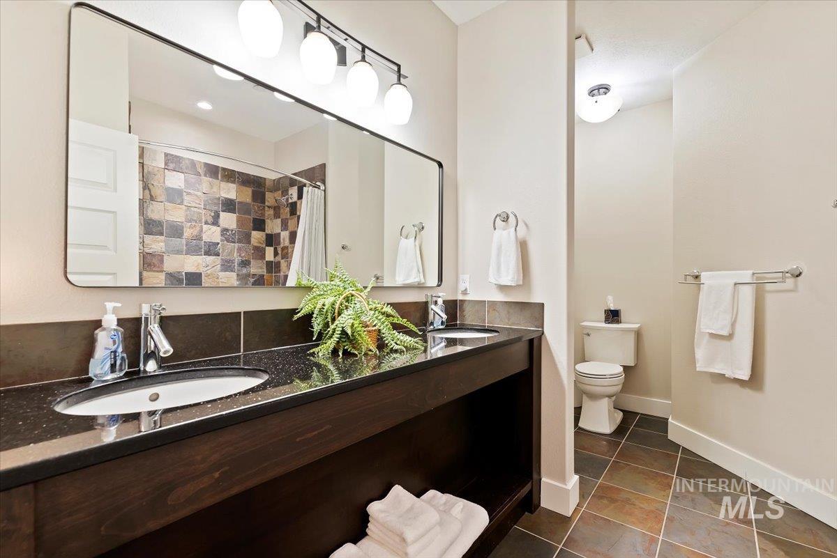 7022 Top Rim Way Property Photo 22