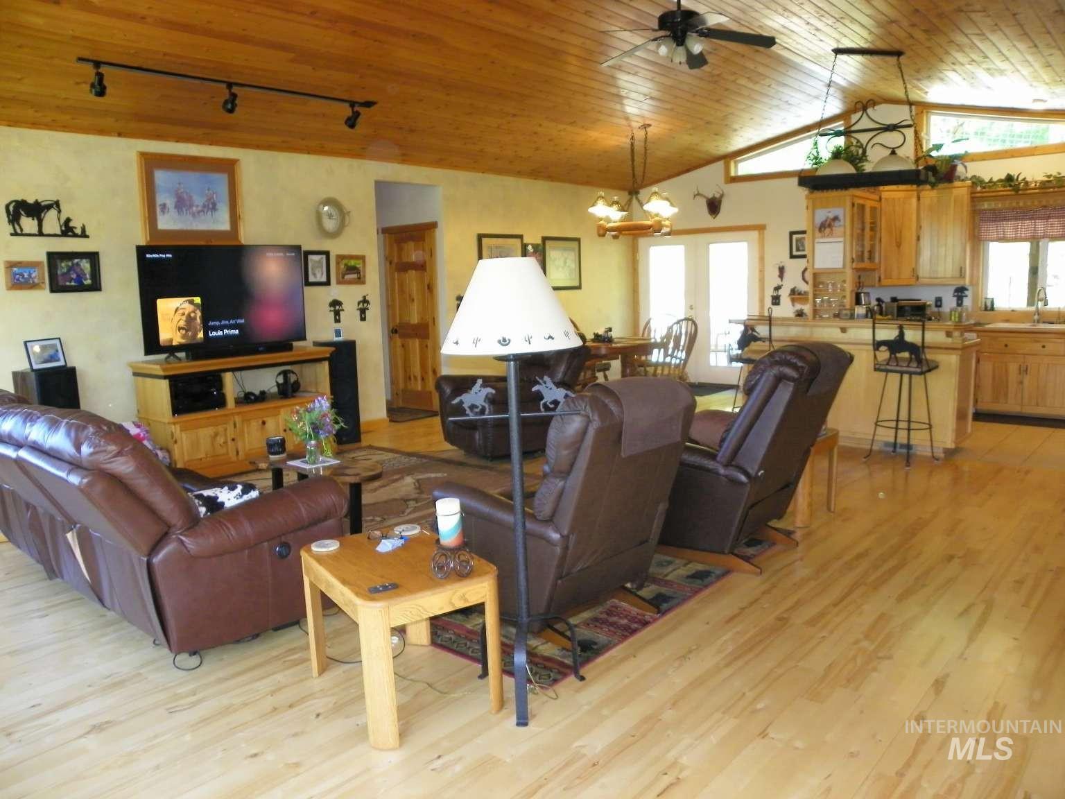 263 Sill Creek Property Photo 4