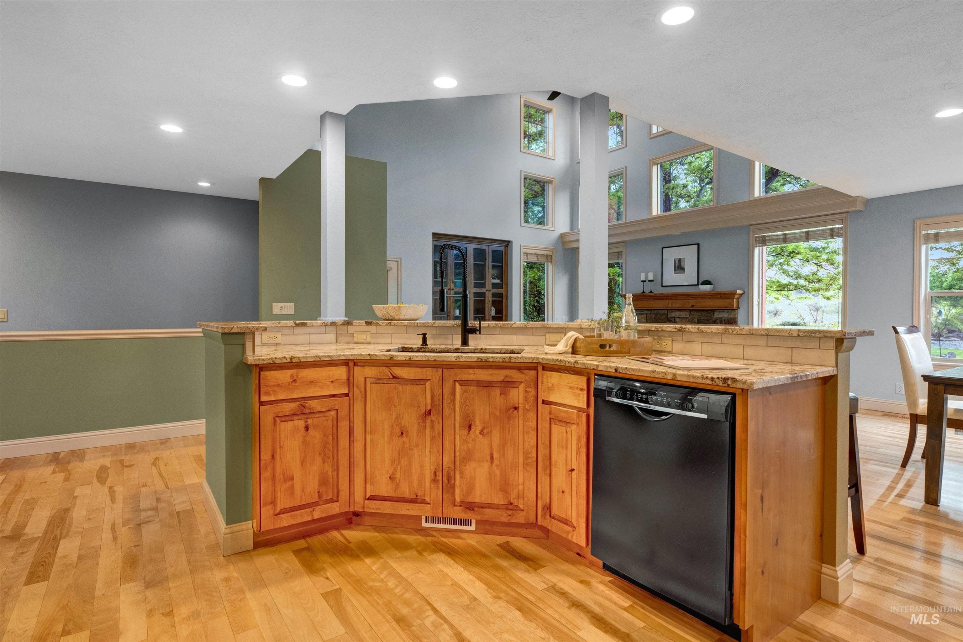 12875 N Schick's Ridge Road Property Photo 19