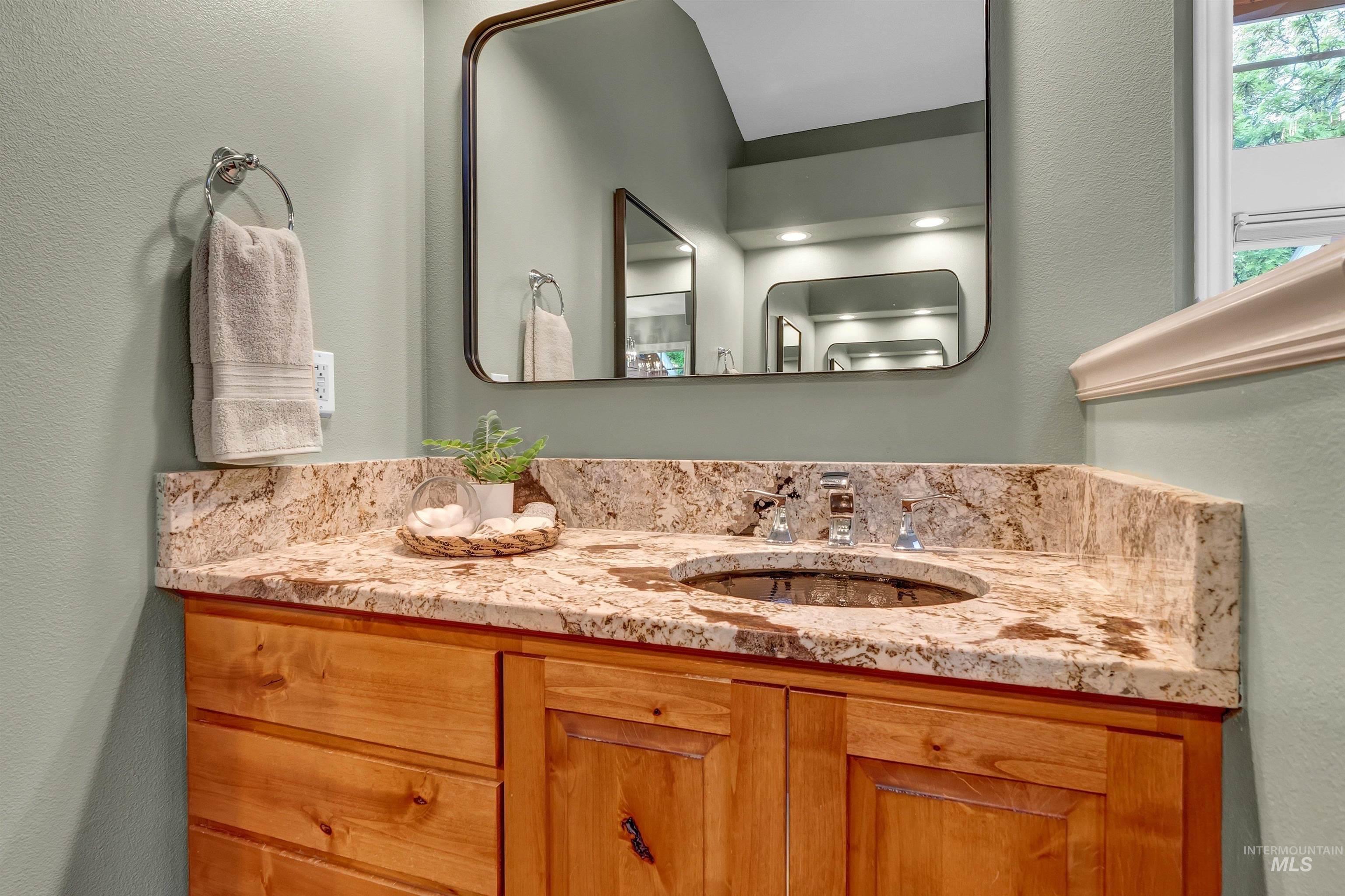 12875 N Schick's Ridge Road Property Photo 39