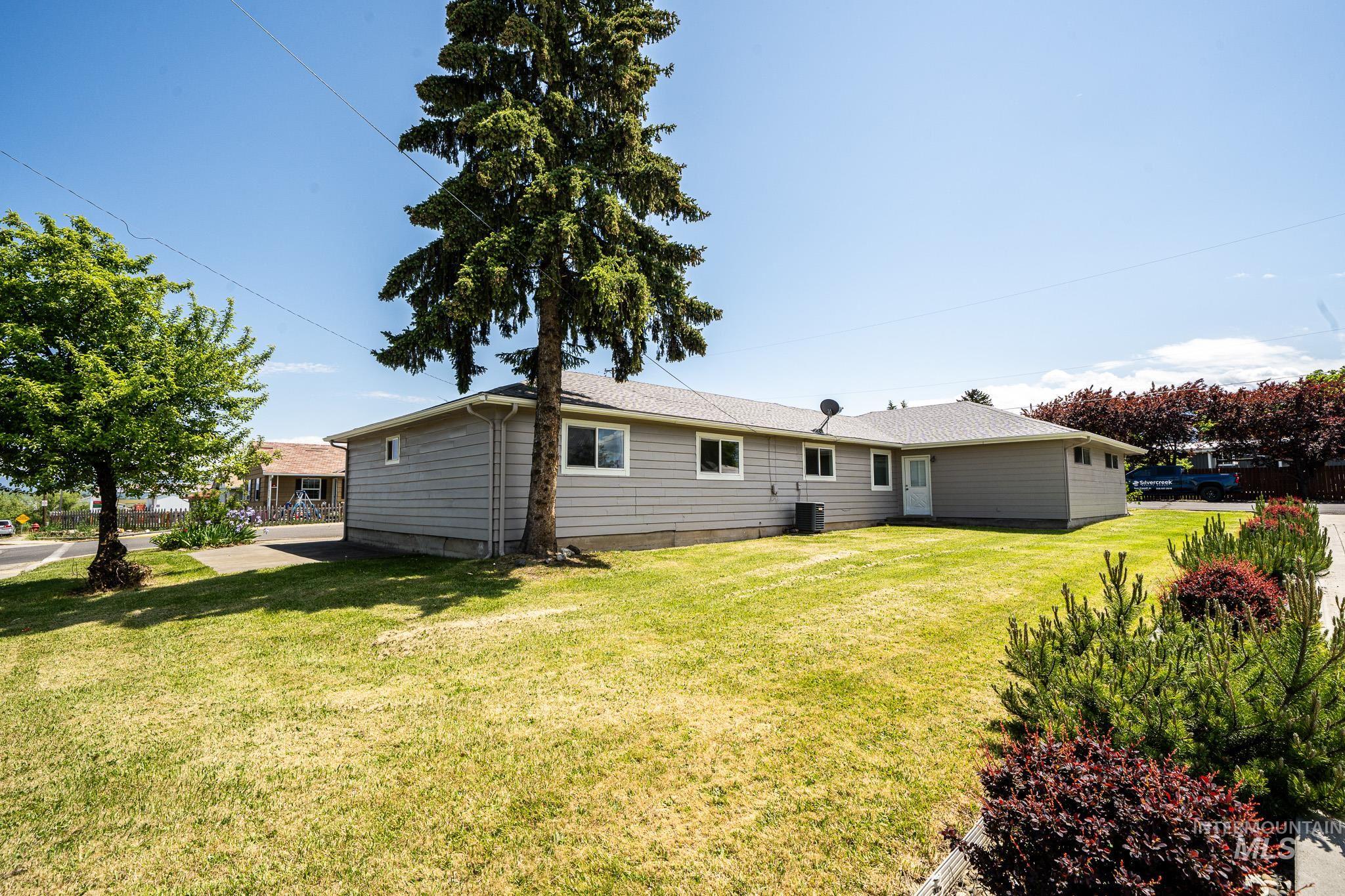 104 S Boulevard Street Property Photo 1