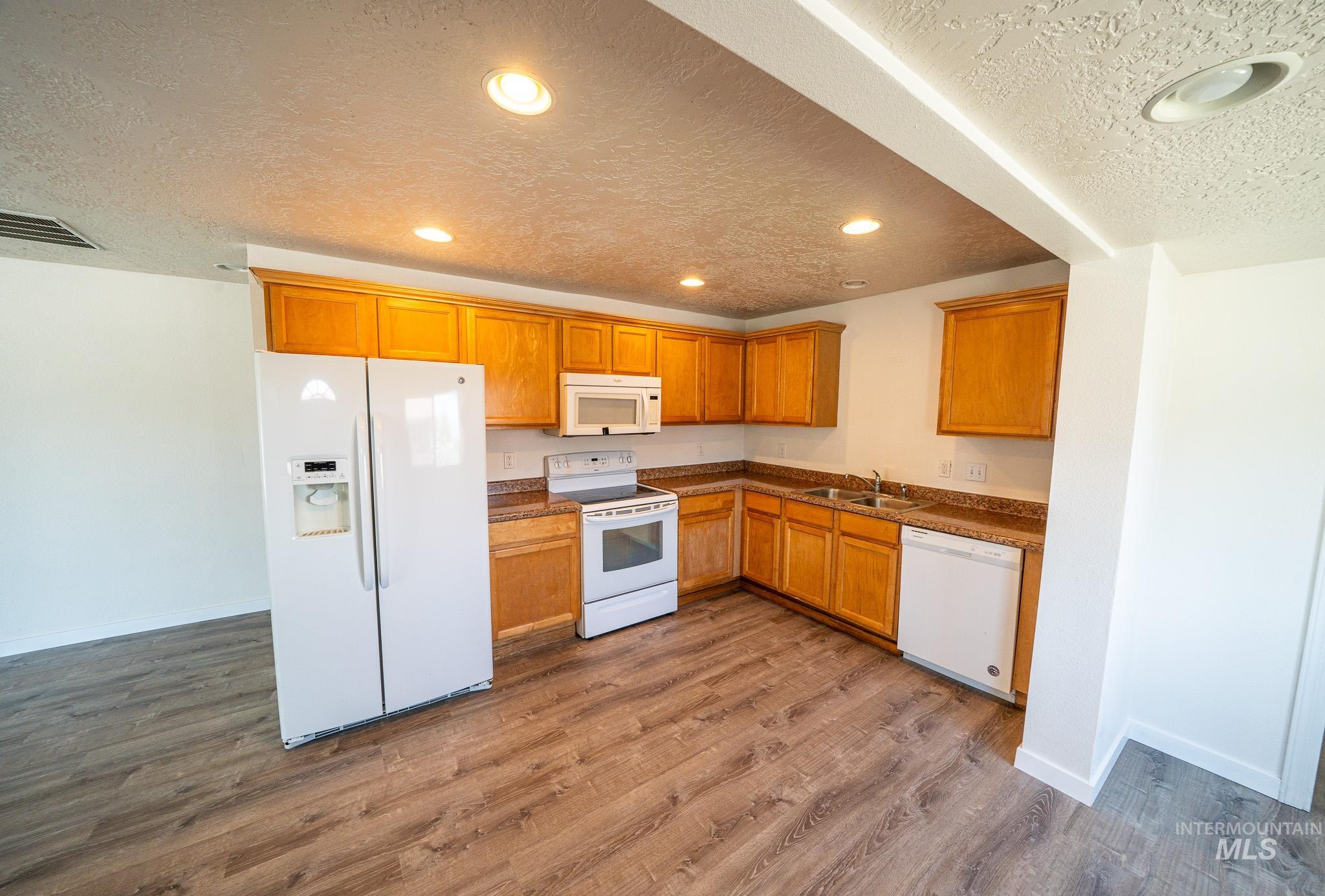 104 S Boulevard Street Property Photo 6