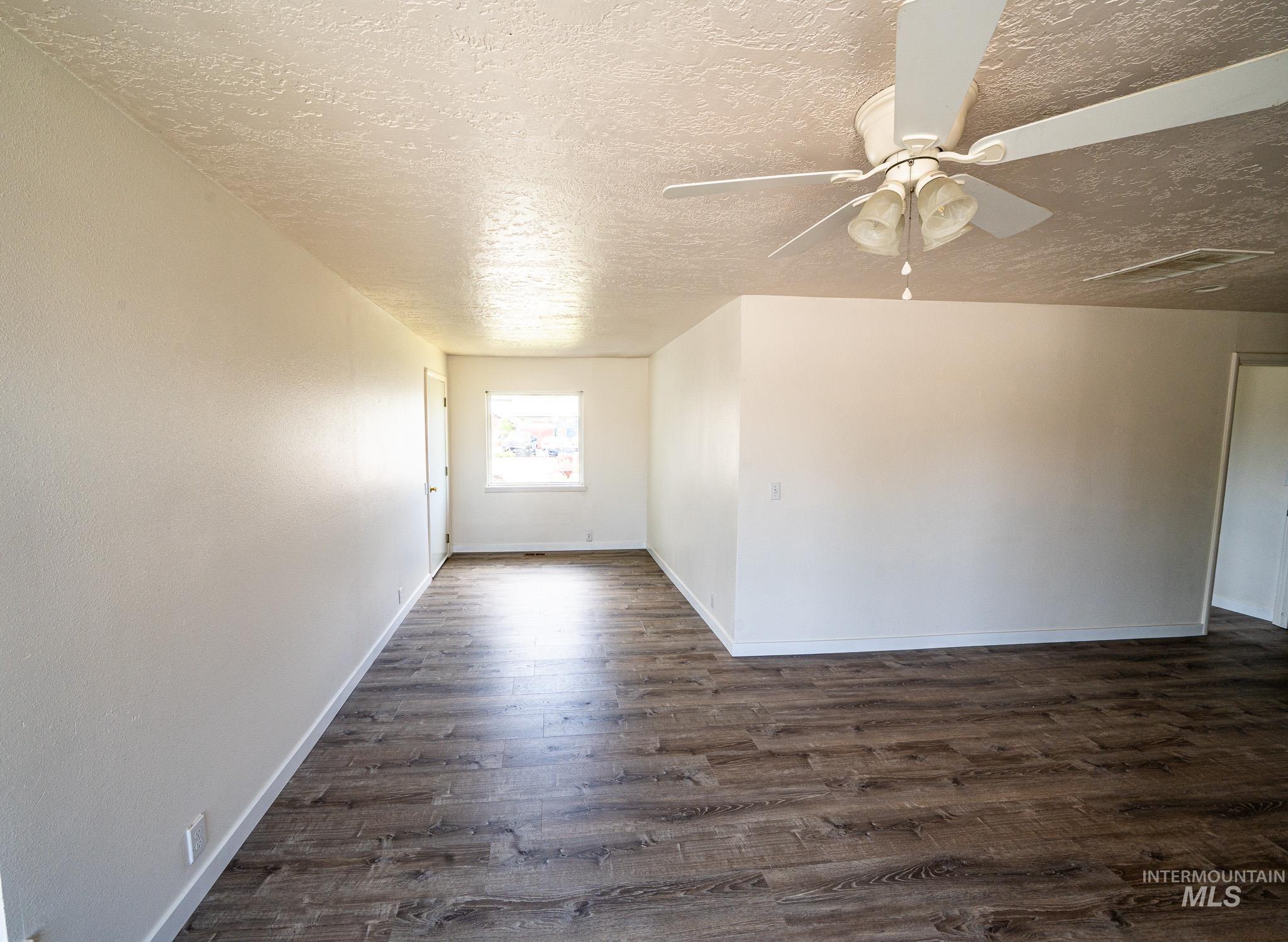 104 S Boulevard Street Property Photo 9