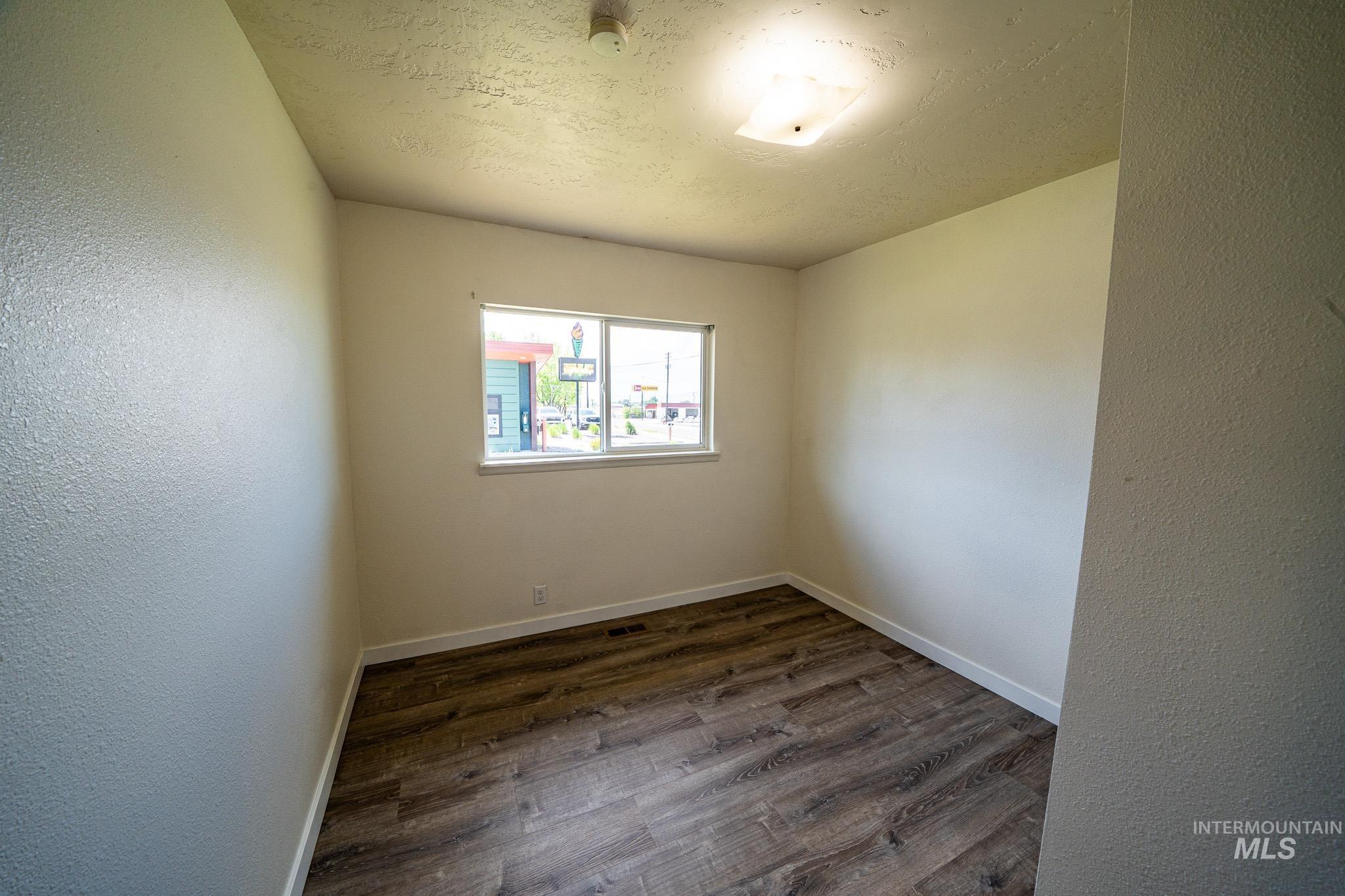 104 S Boulevard Street Property Photo 13