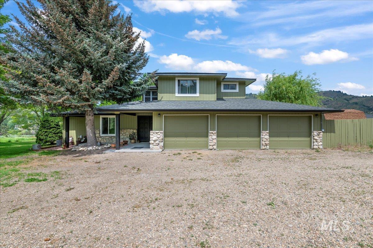 2100 Highway 21 Property Photo 1