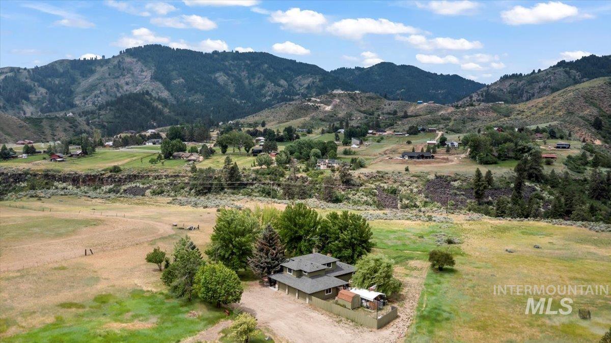 2100 Highway 21 Property Photo 1