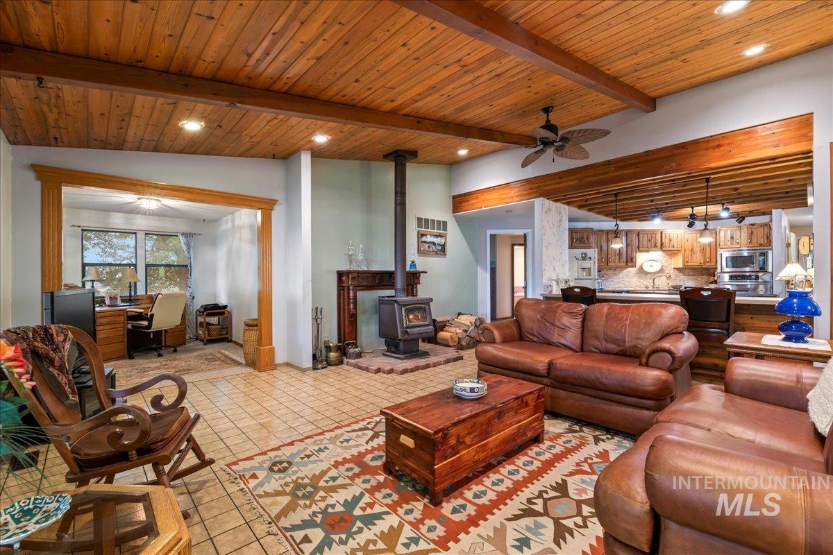 2100 Highway 21 Property Photo 7