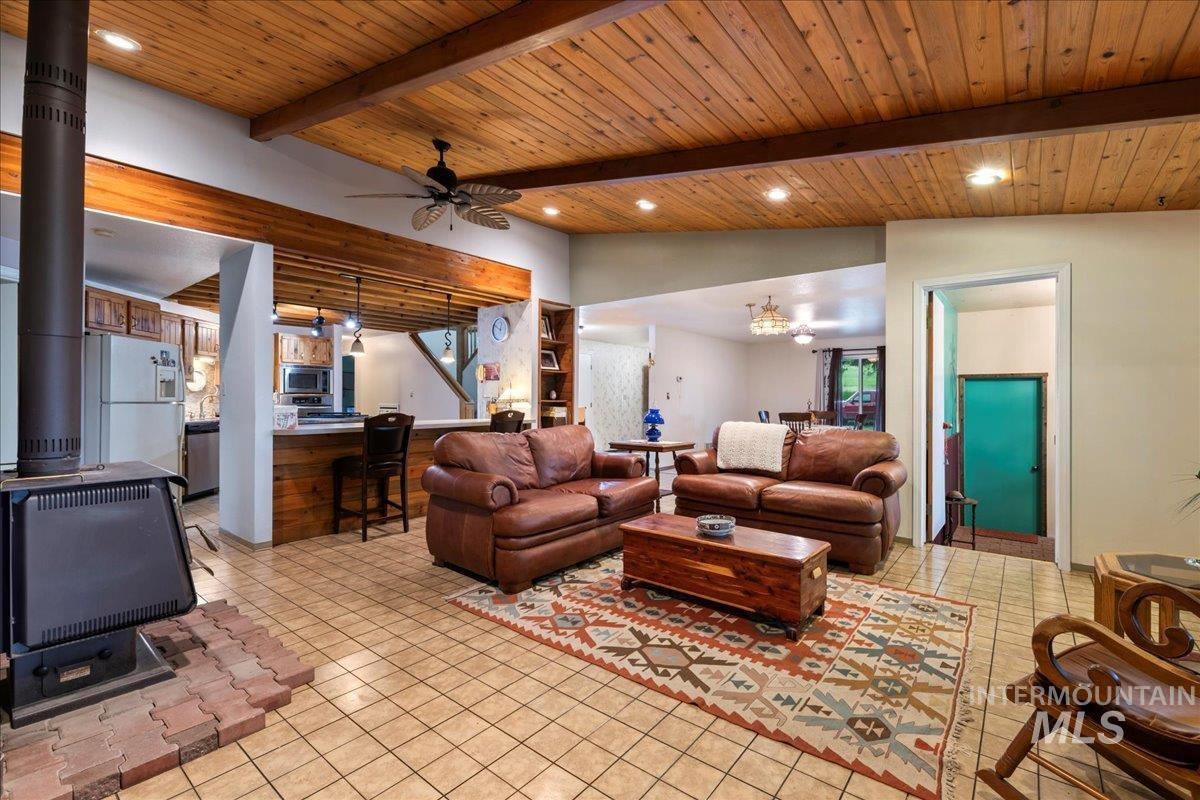 2100 Highway 21 Property Photo 8