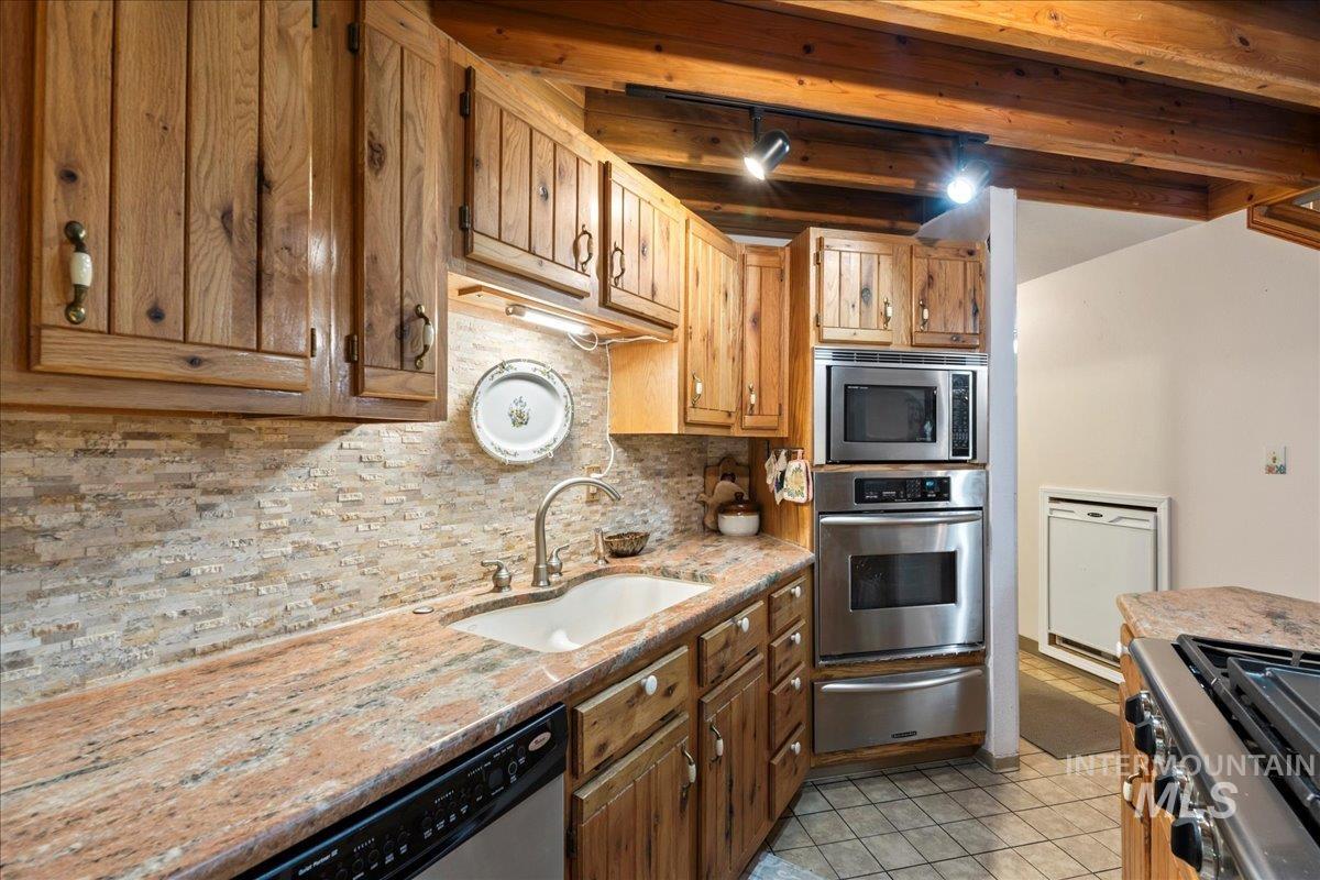 2100 Highway 21 Property Photo 14