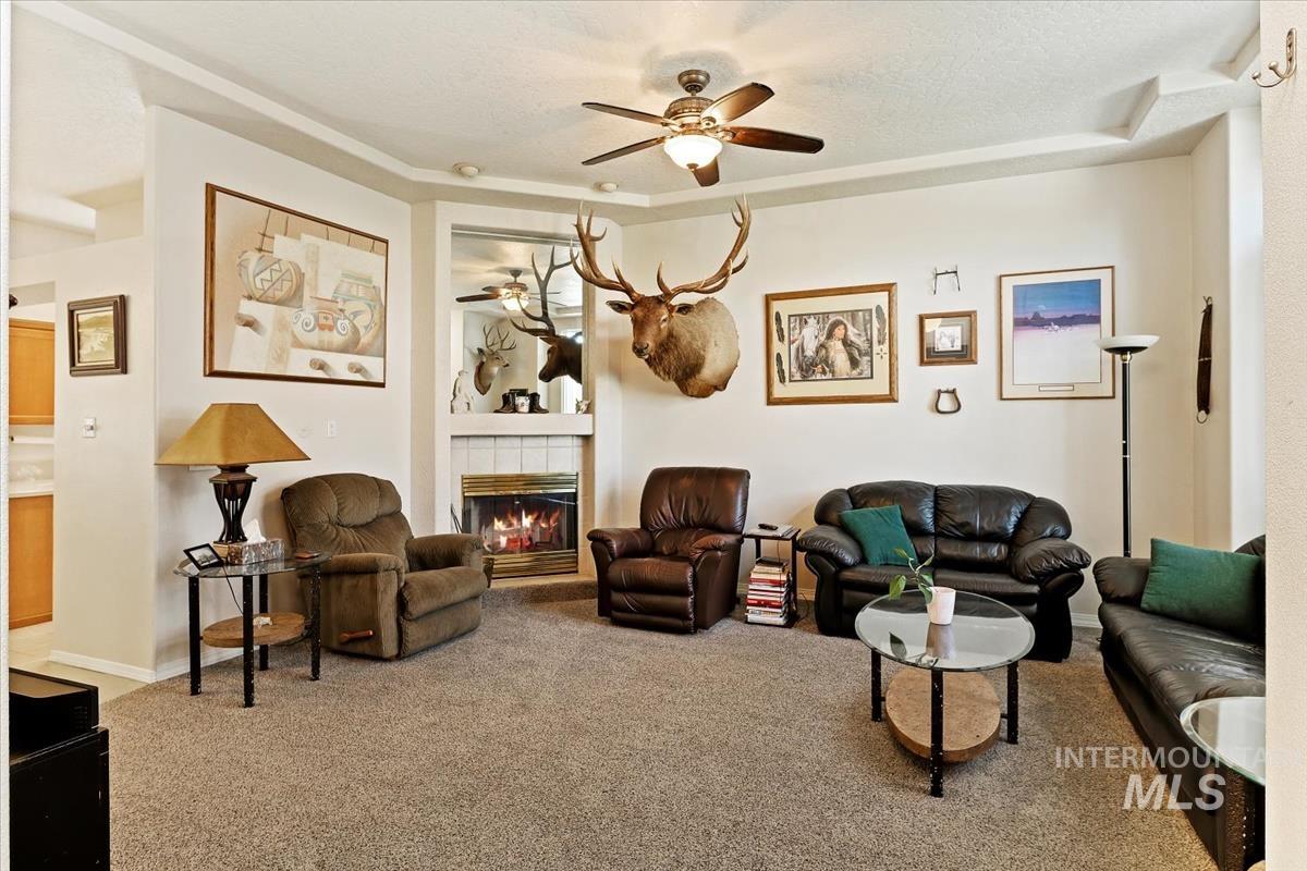 3012 Myrtlewood Way Property Photo 5