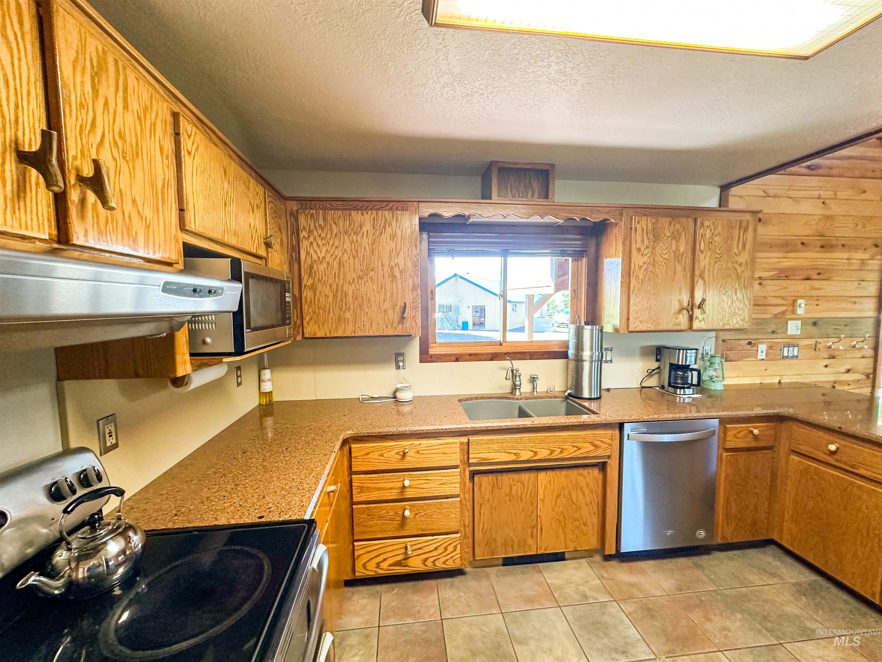 2260 Highway 95 Property Photo 16