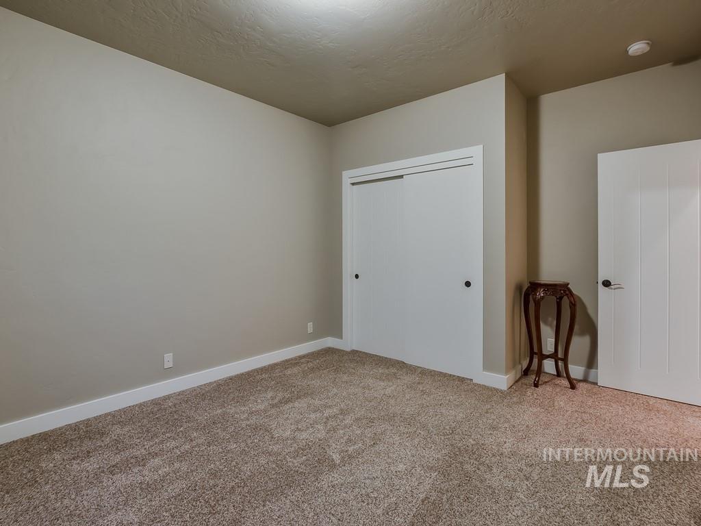9425 W Whitecrest St Property Photo 27