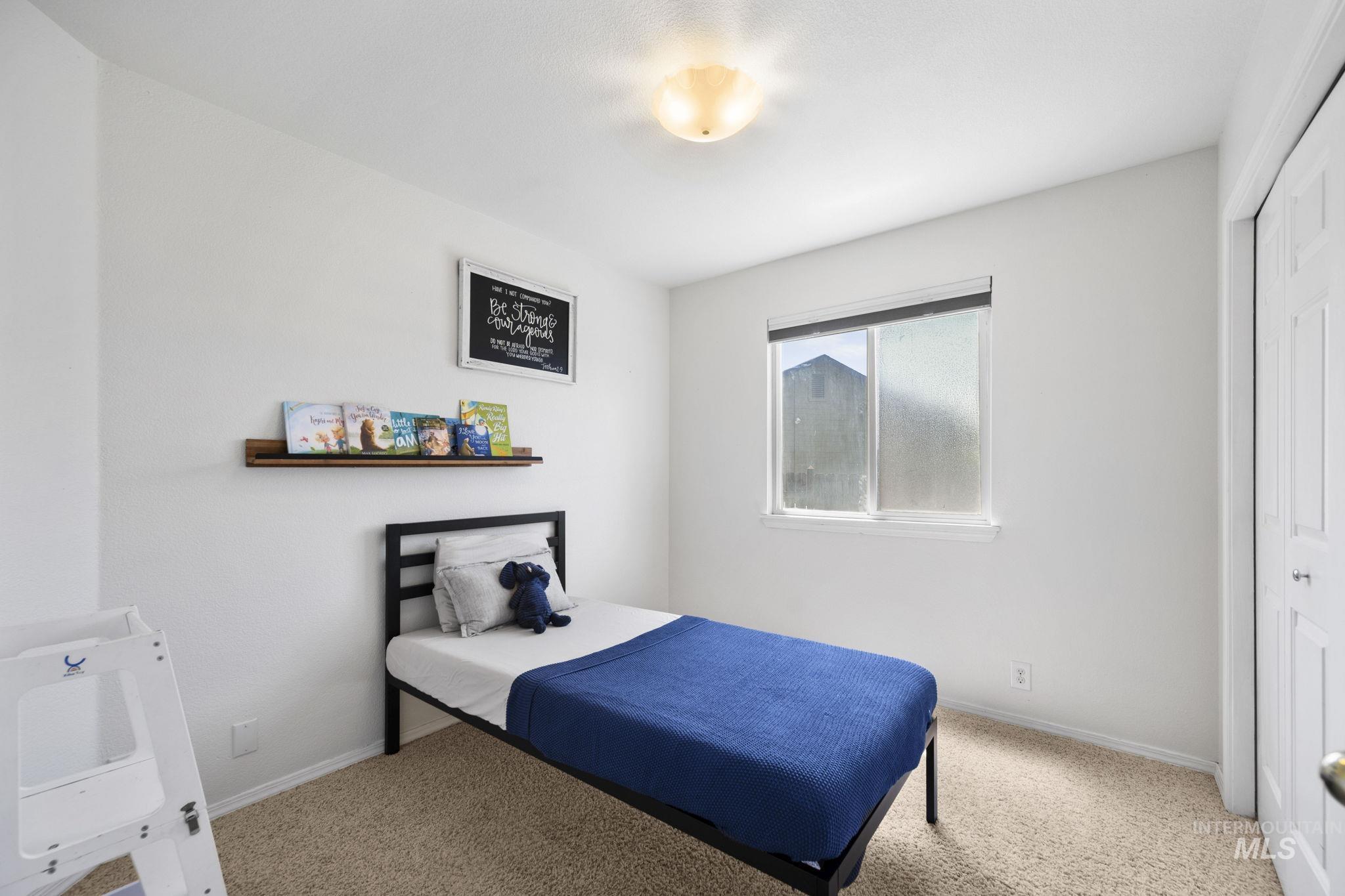 2245 N Sapphire Place Property Photo 30