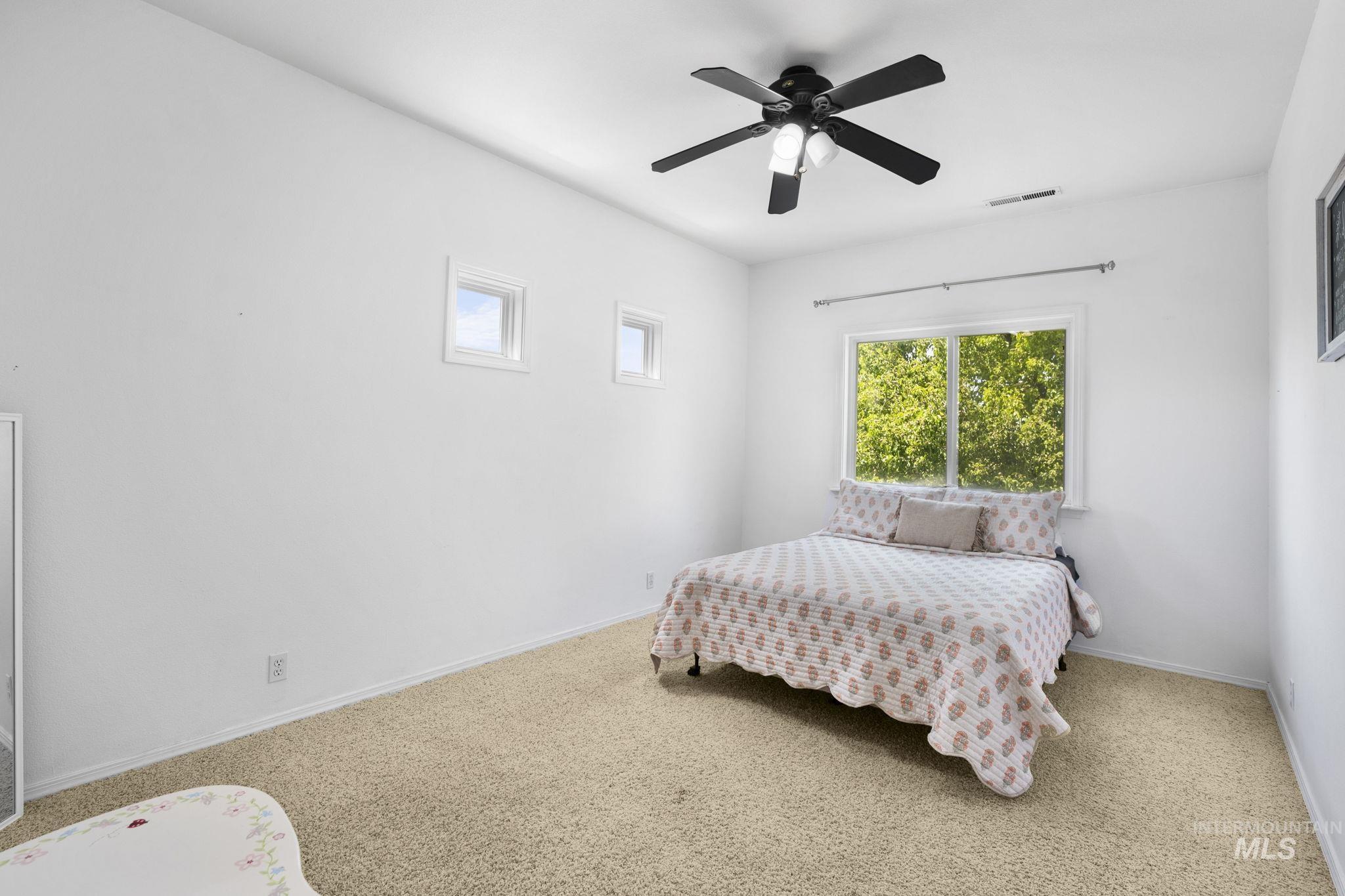 2245 N Sapphire Place Property Photo 33
