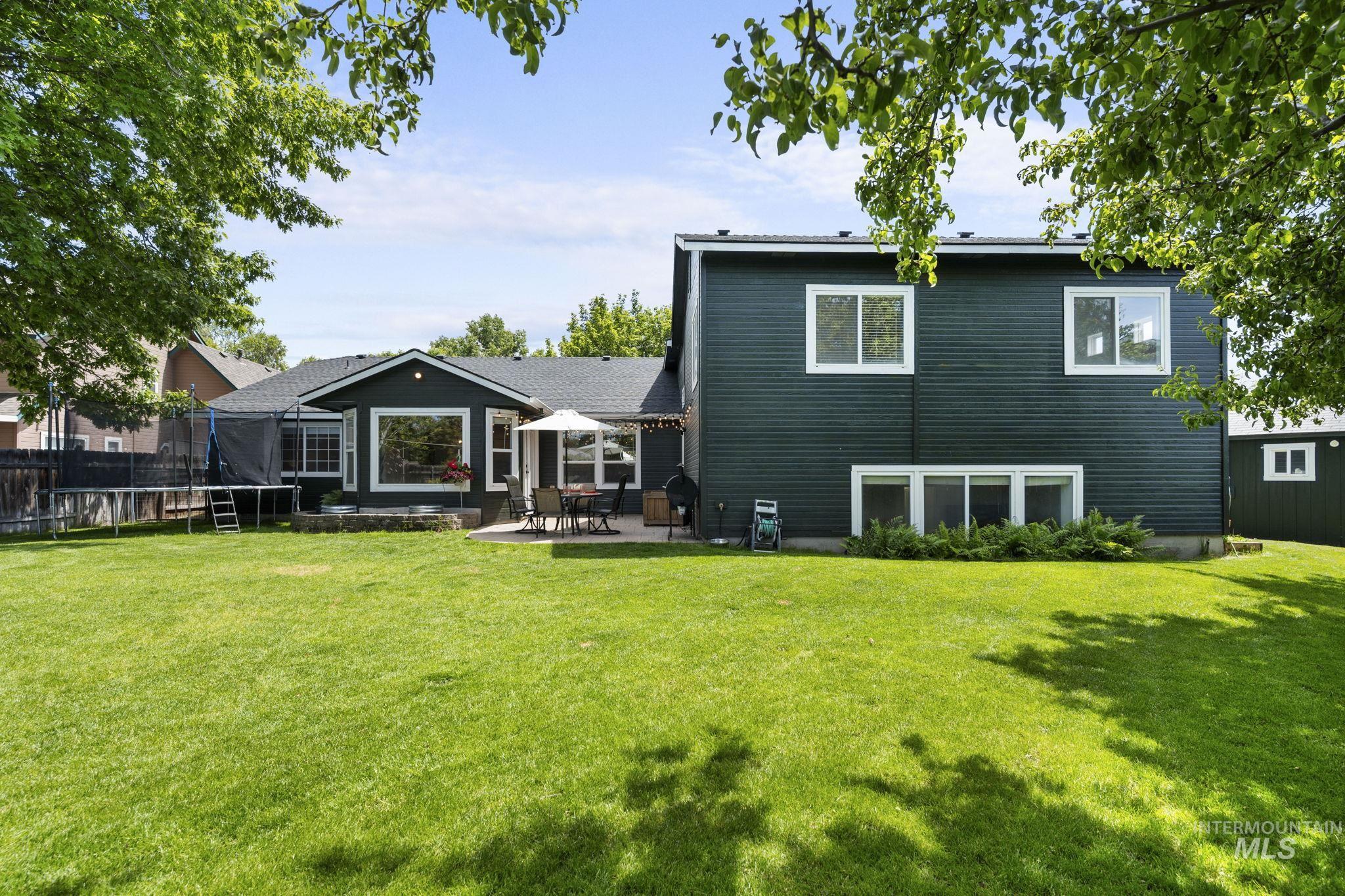 2245 N Sapphire Place Property Photo 48