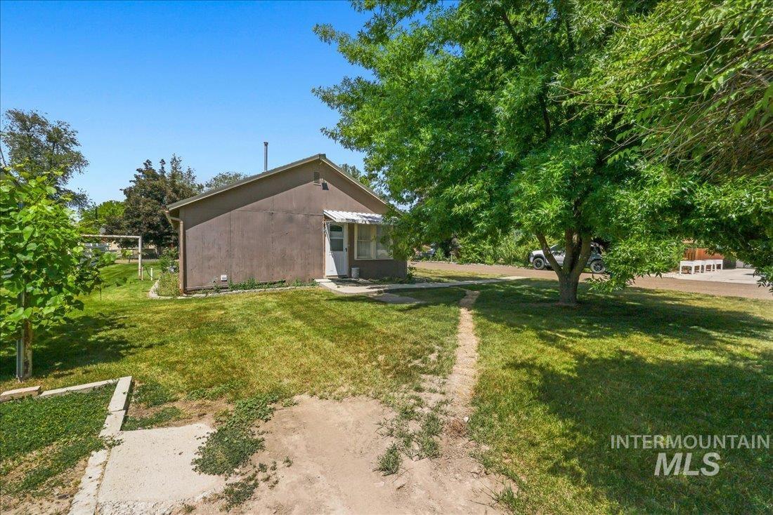 1324 E Oak Str Property Photo 7