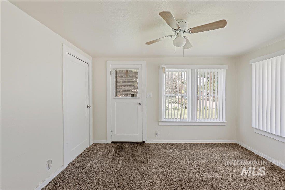1324 E Oak Str Property Photo 10