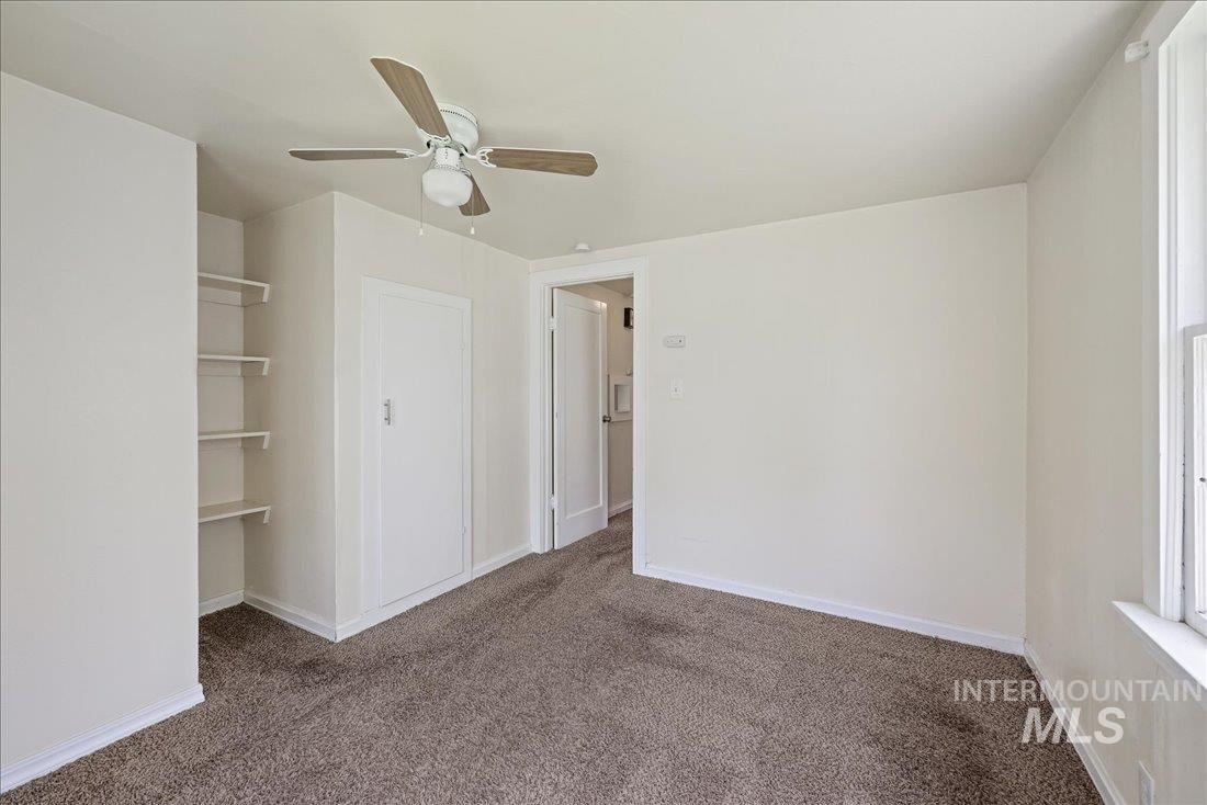 1324 E Oak Str Property Photo 12