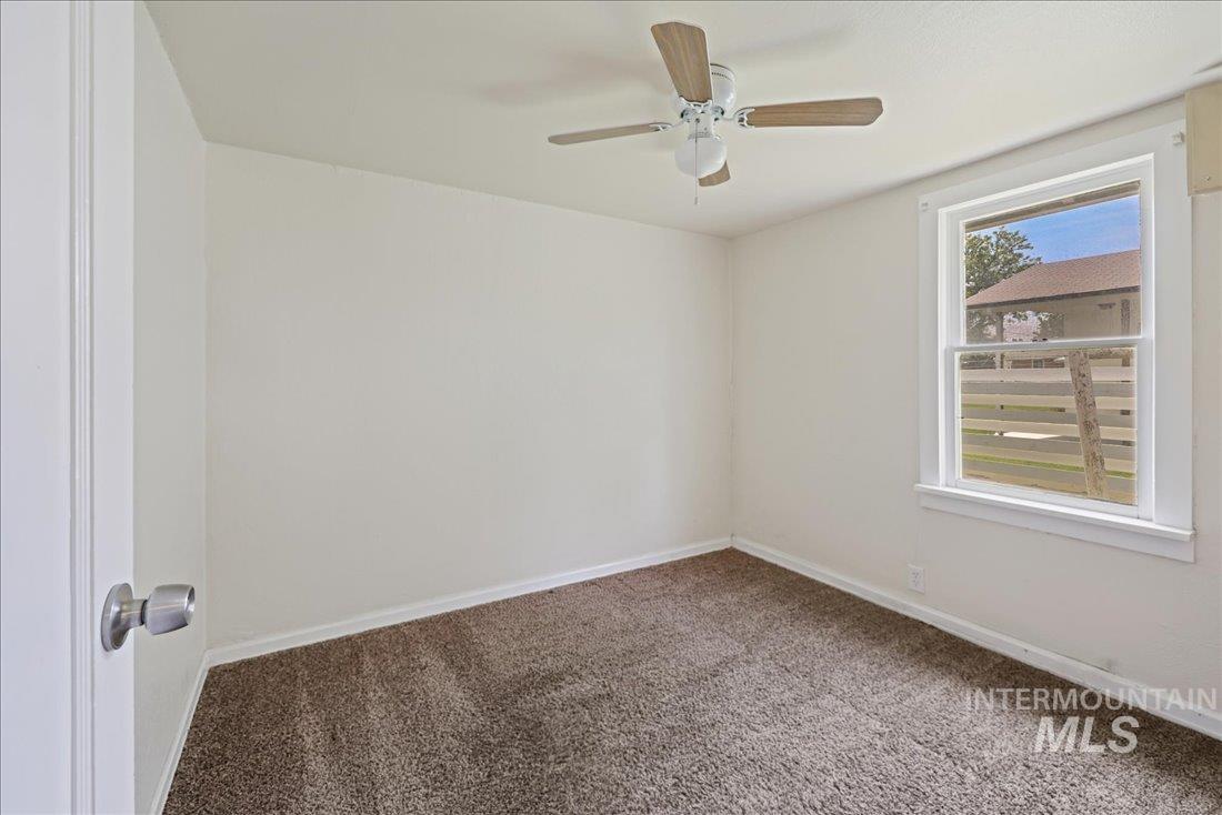 1324 E Oak Str Property Photo 13