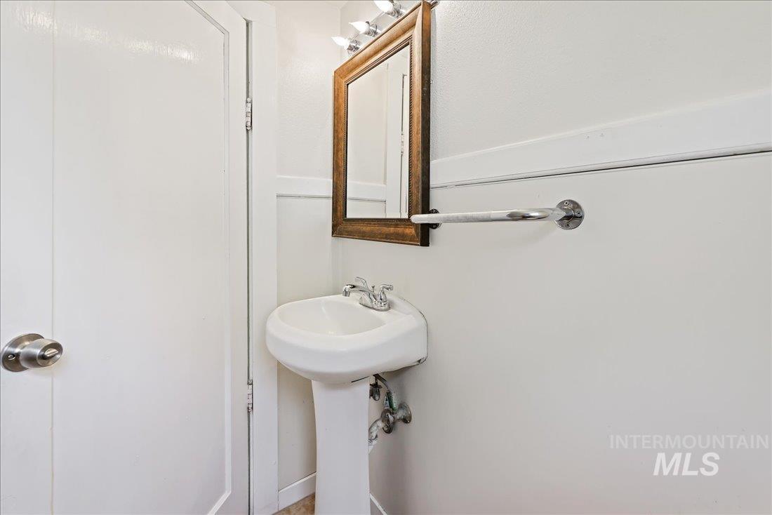 1324 E Oak Str Property Photo 15