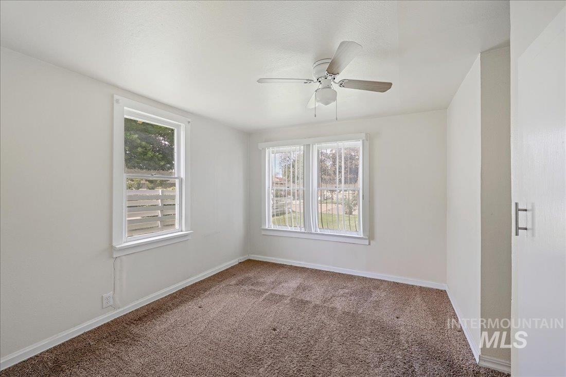 1324 E Oak Str Property Photo 16