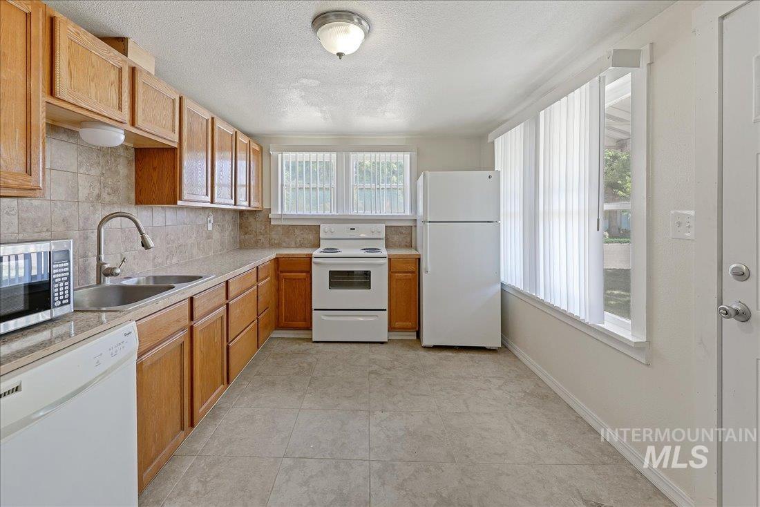 1324 E Oak Str Property Photo 18