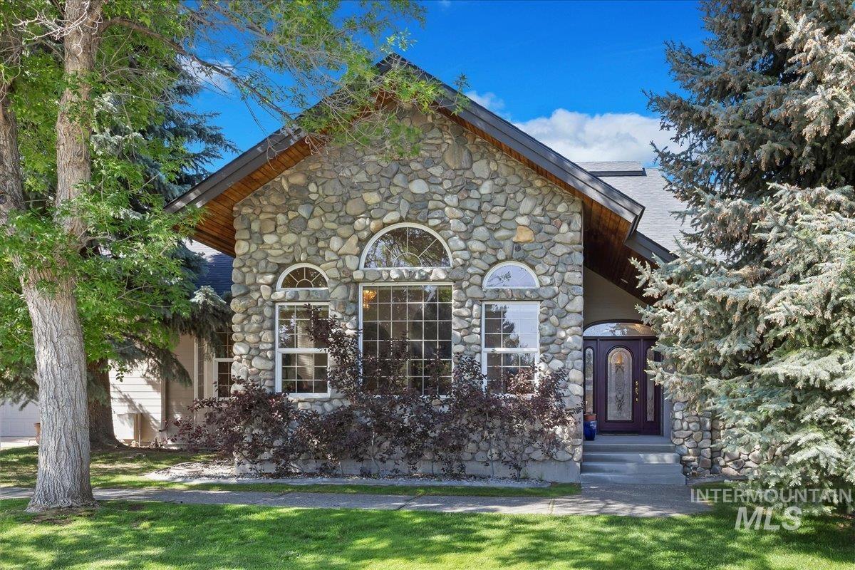 102 Winged Foot Rd Property Photo 1