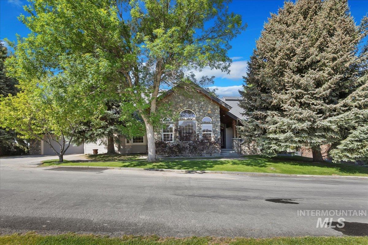 102 Winged Foot Rd Property Photo 2