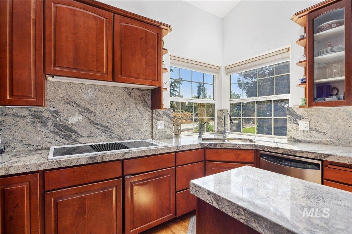 102 Winged Foot Rd Property Photo 16