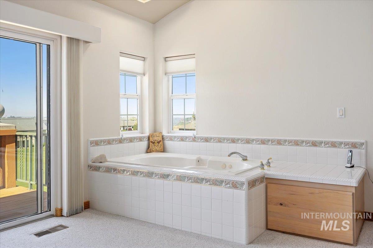 102 Winged Foot Rd Property Photo 28
