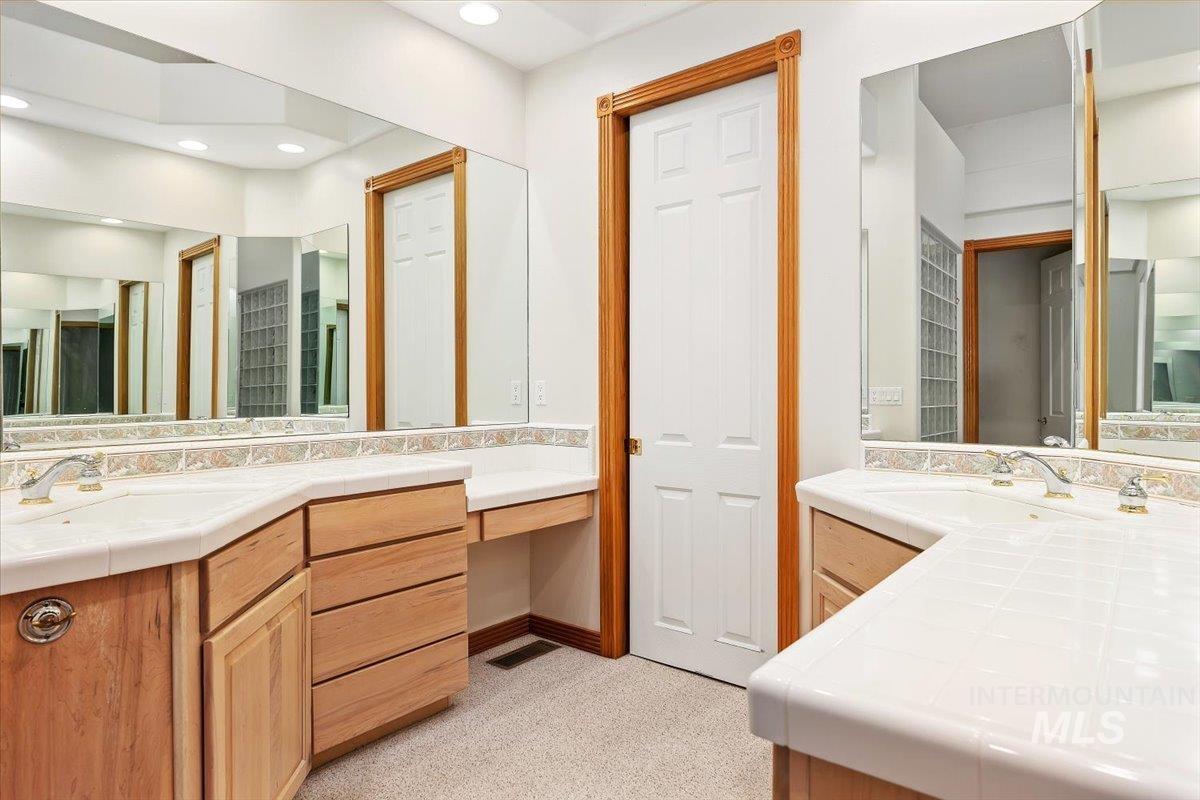 102 Winged Foot Rd Property Photo 29