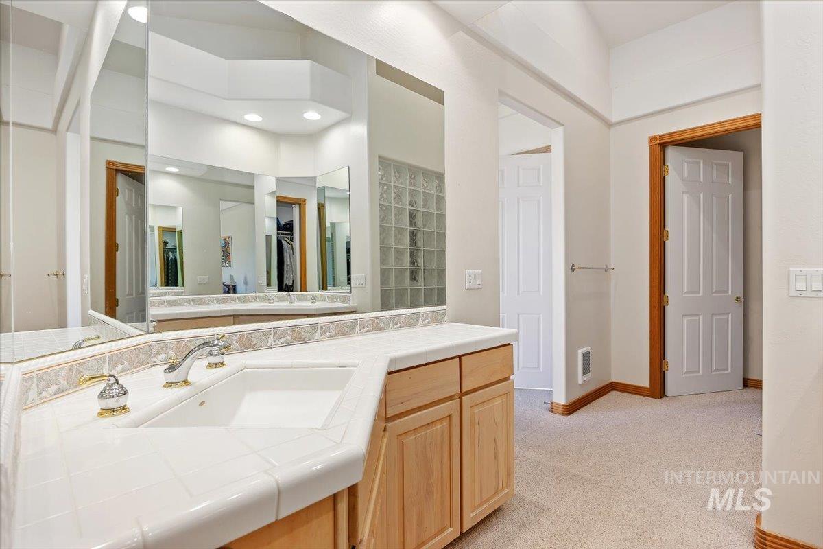 102 Winged Foot Rd Property Photo 30