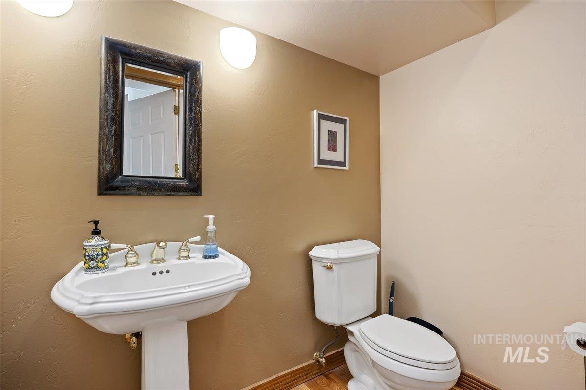 102 Winged Foot Rd Property Photo 38