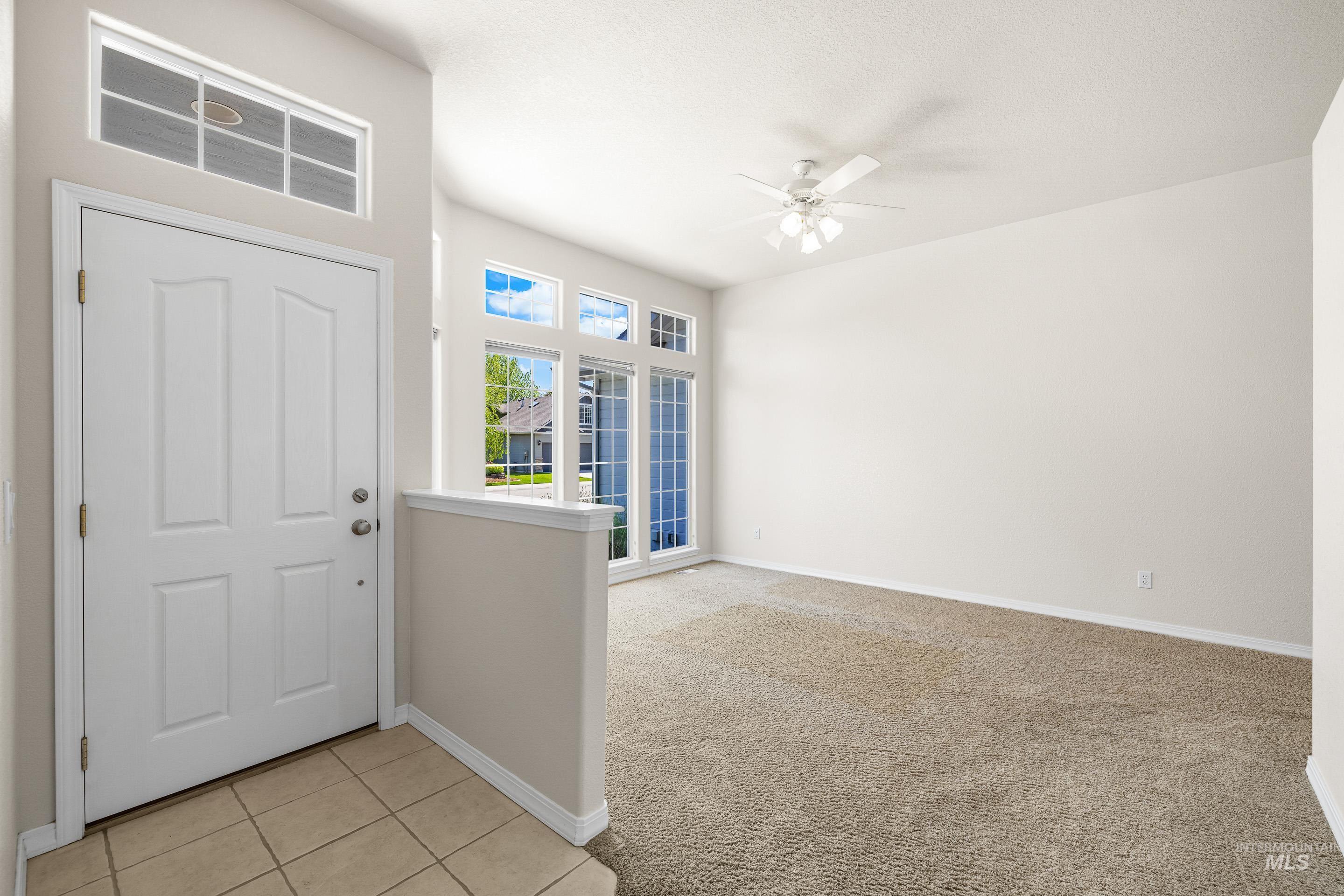 2164 E Roaring Creek Property Photo 4