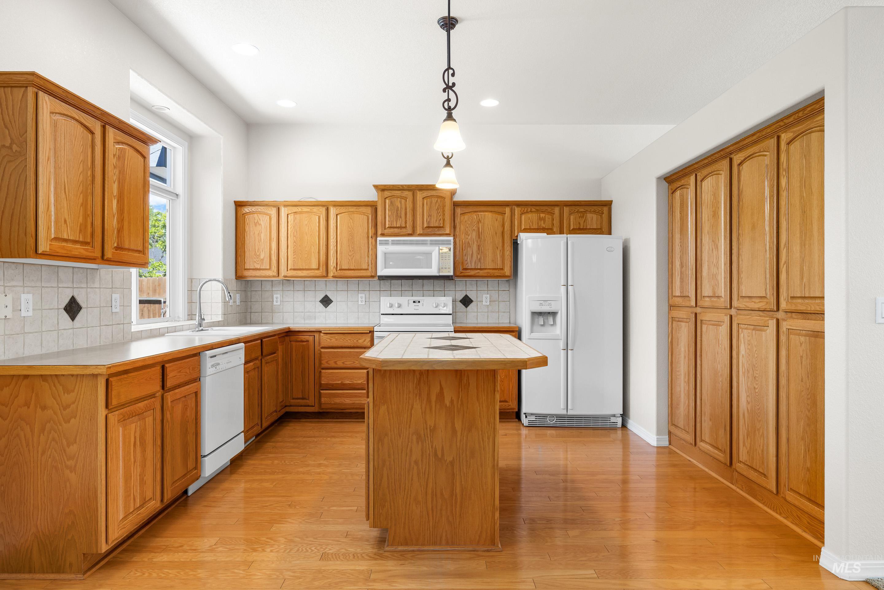 2164 E Roaring Creek Property Photo 11