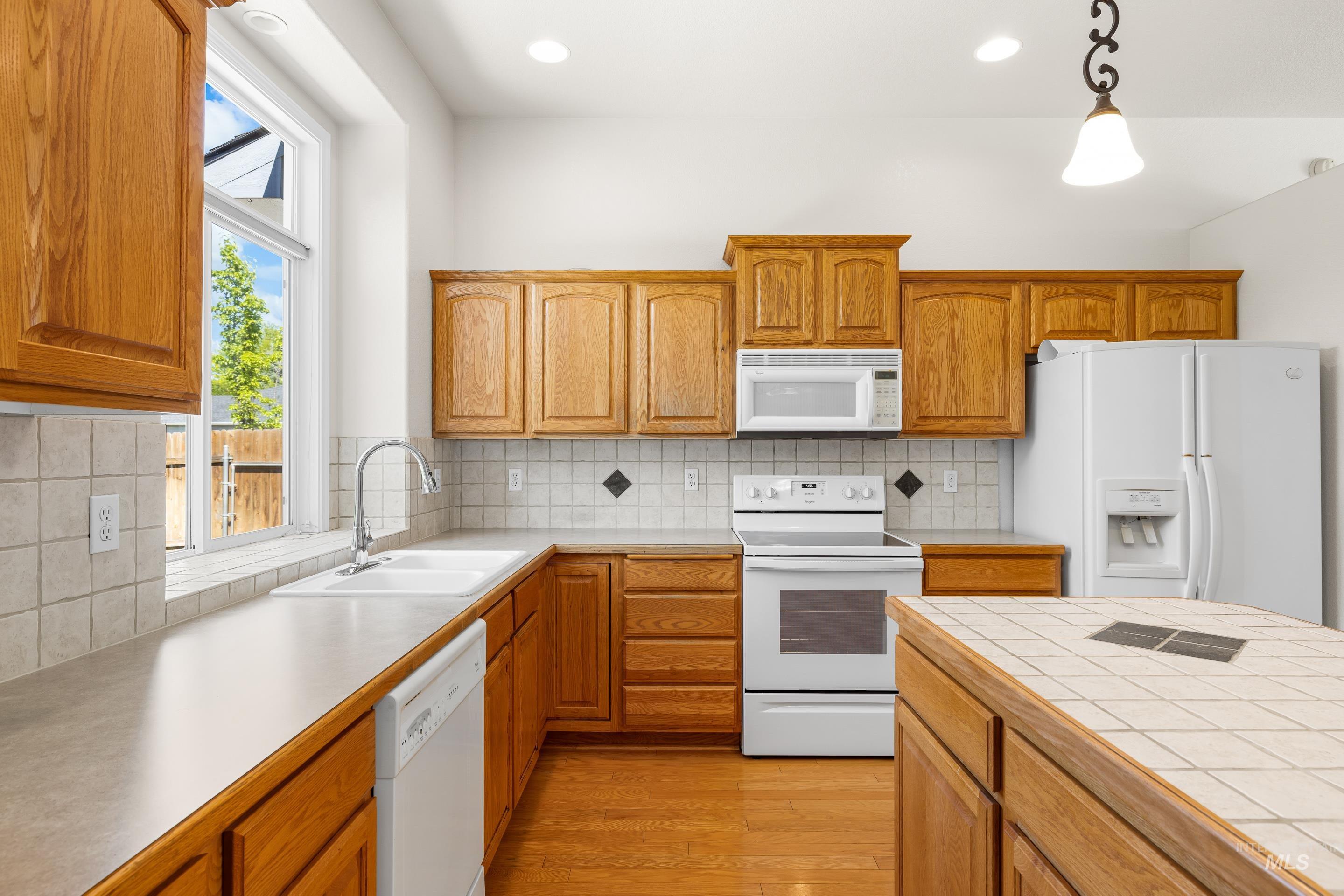 2164 E Roaring Creek Property Photo 14
