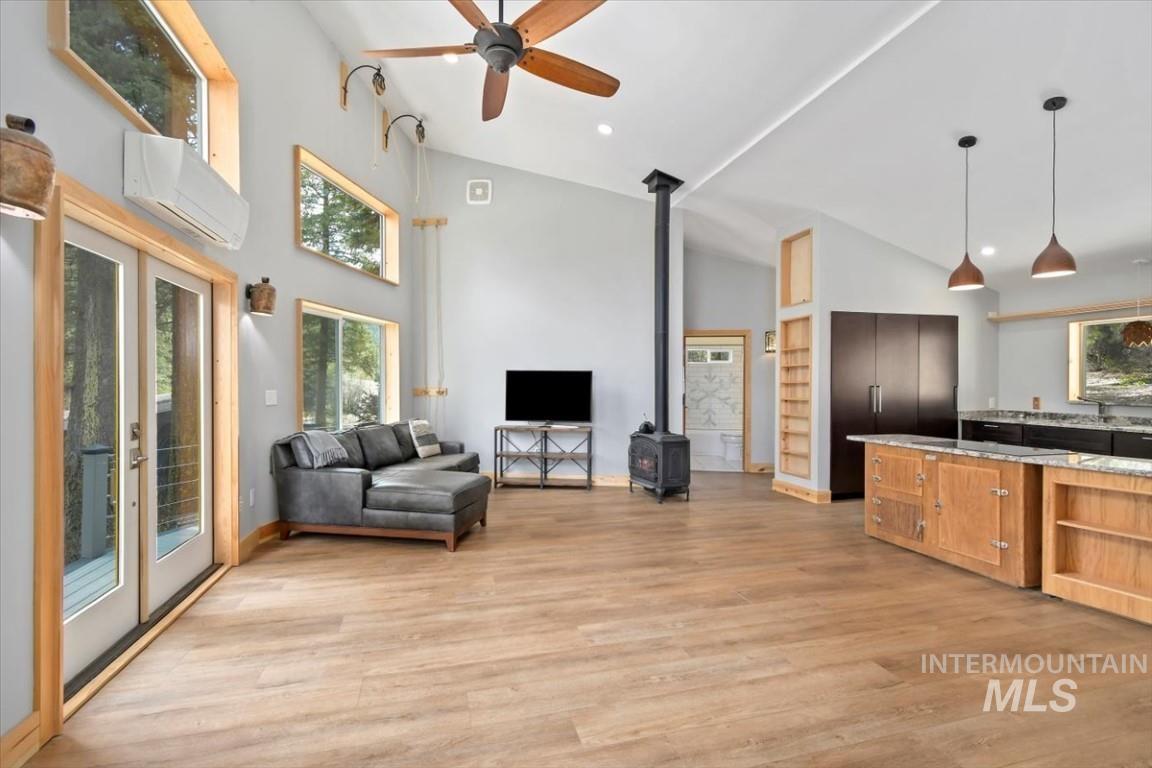 600 Clear Creek Rd Property Photo 9