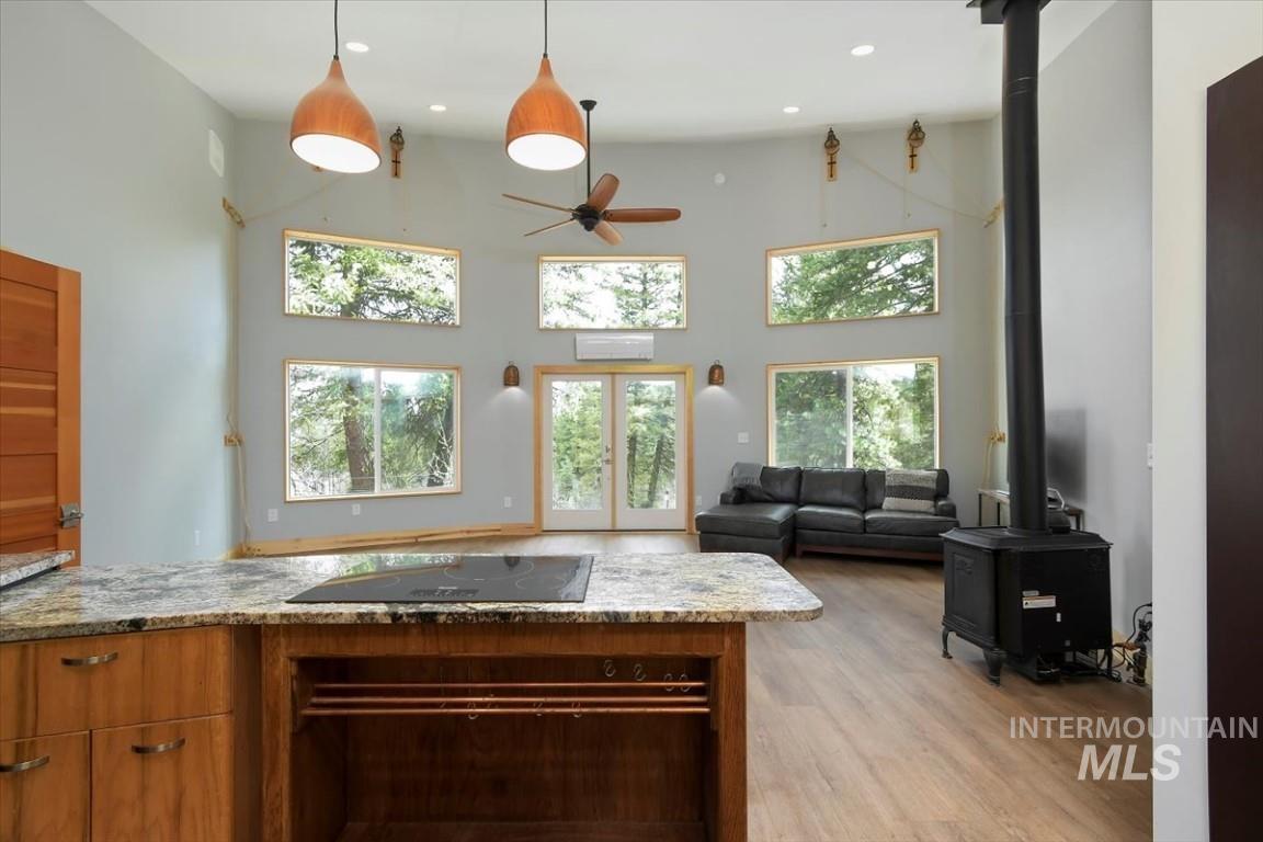 600 Clear Creek Rd Property Photo 12