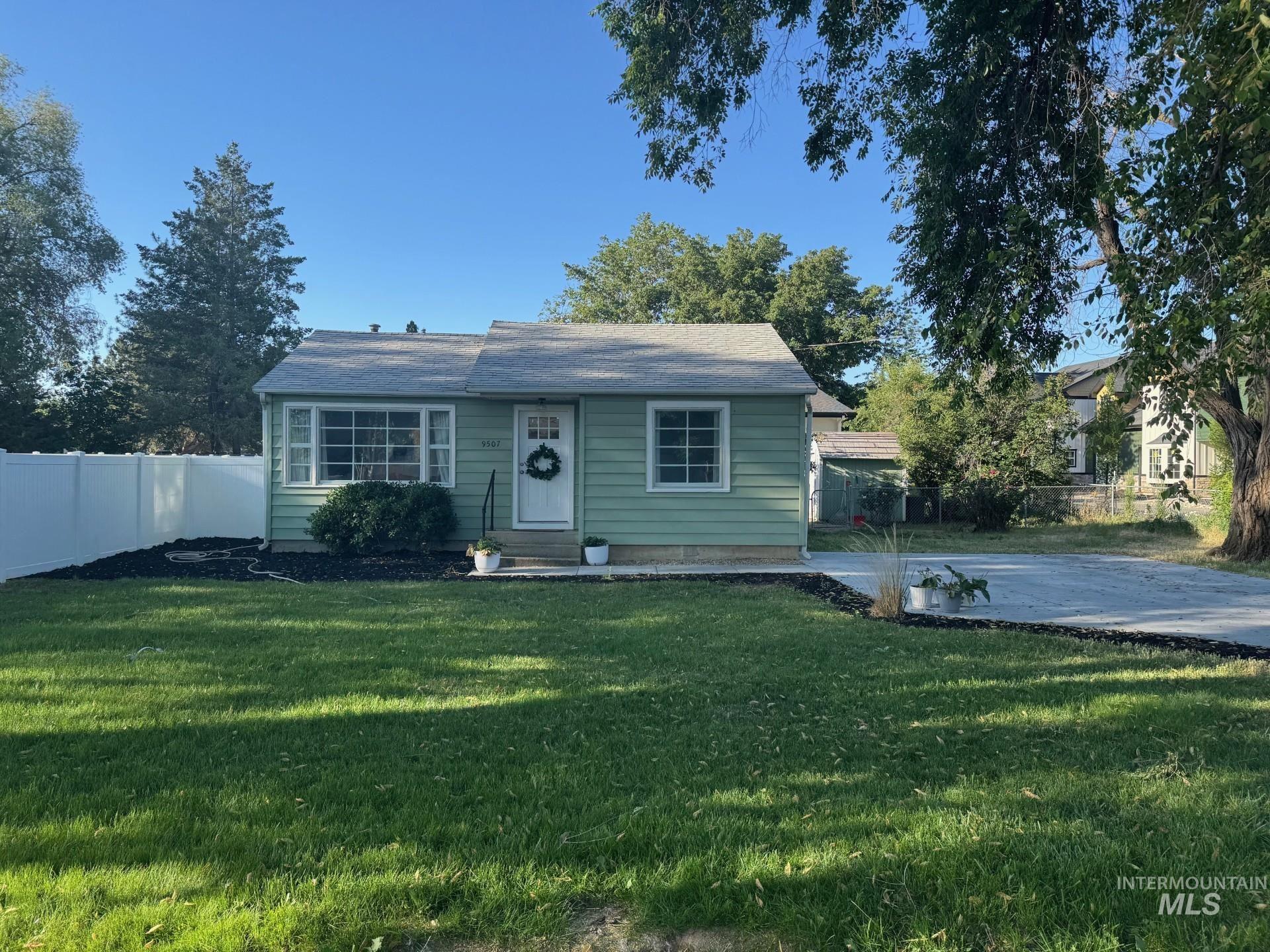 9507 W Sunflower Property Photo 1