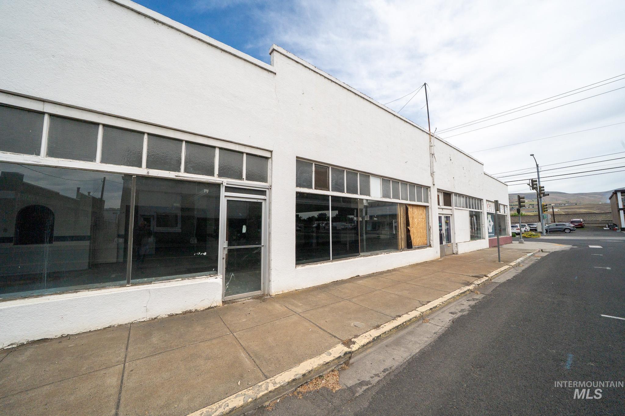 844 D Street Property Photo 4