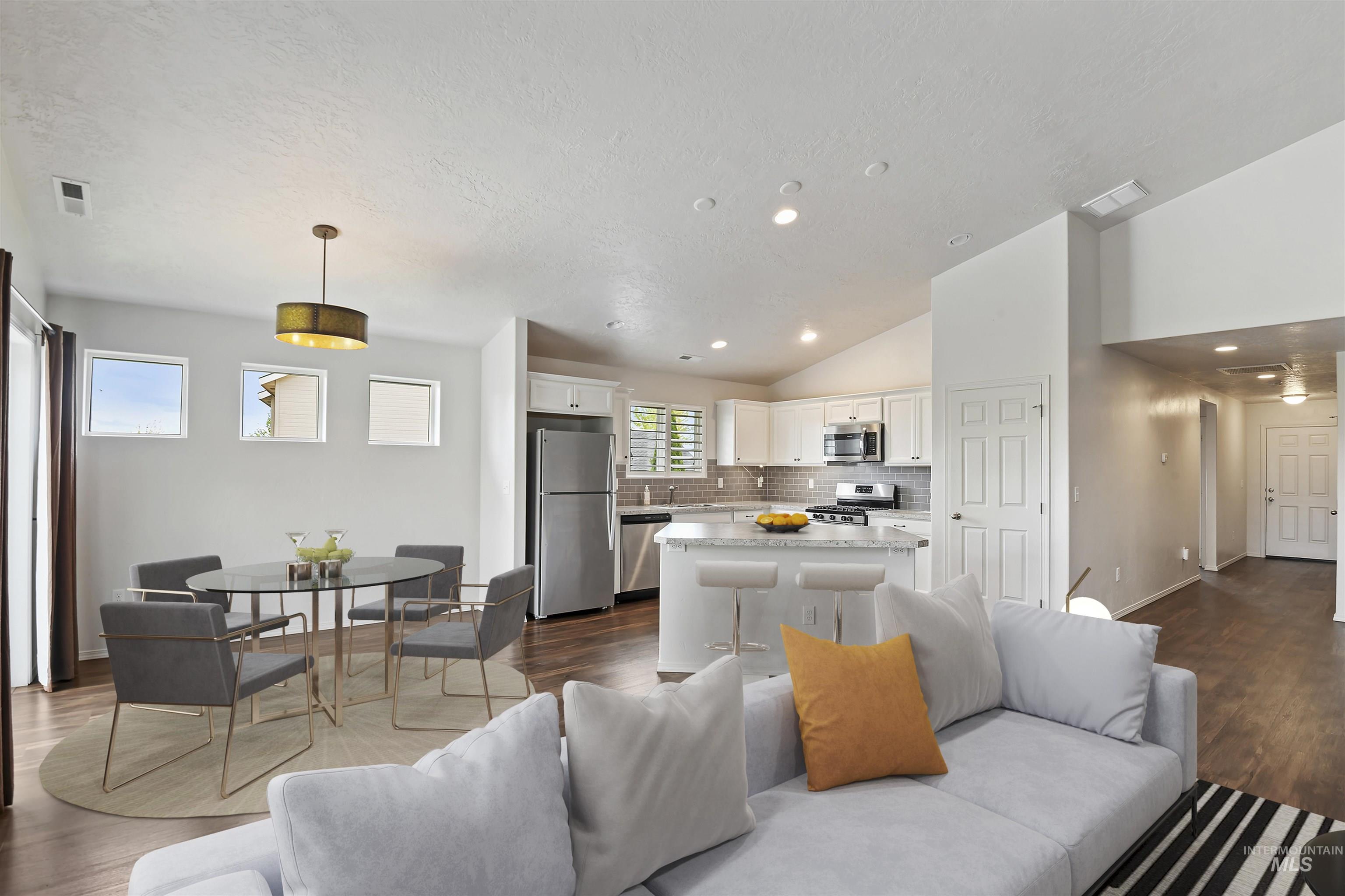 14096 Billowy Way Property Photo 4