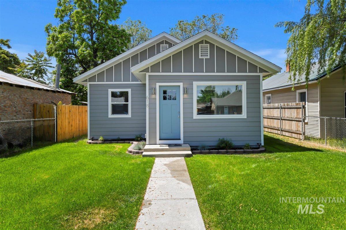 618 E Chicago Street Property Photo 2