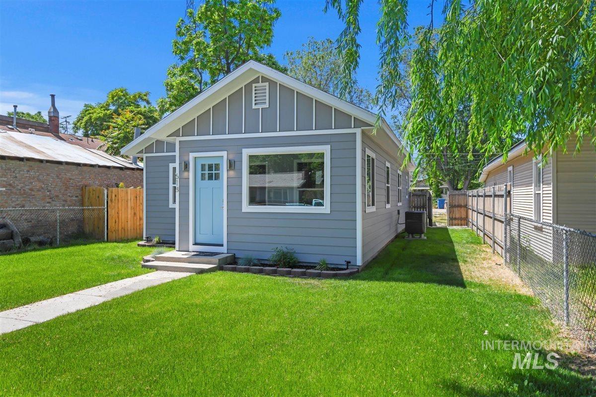 618 E Chicago Street Property Photo 5