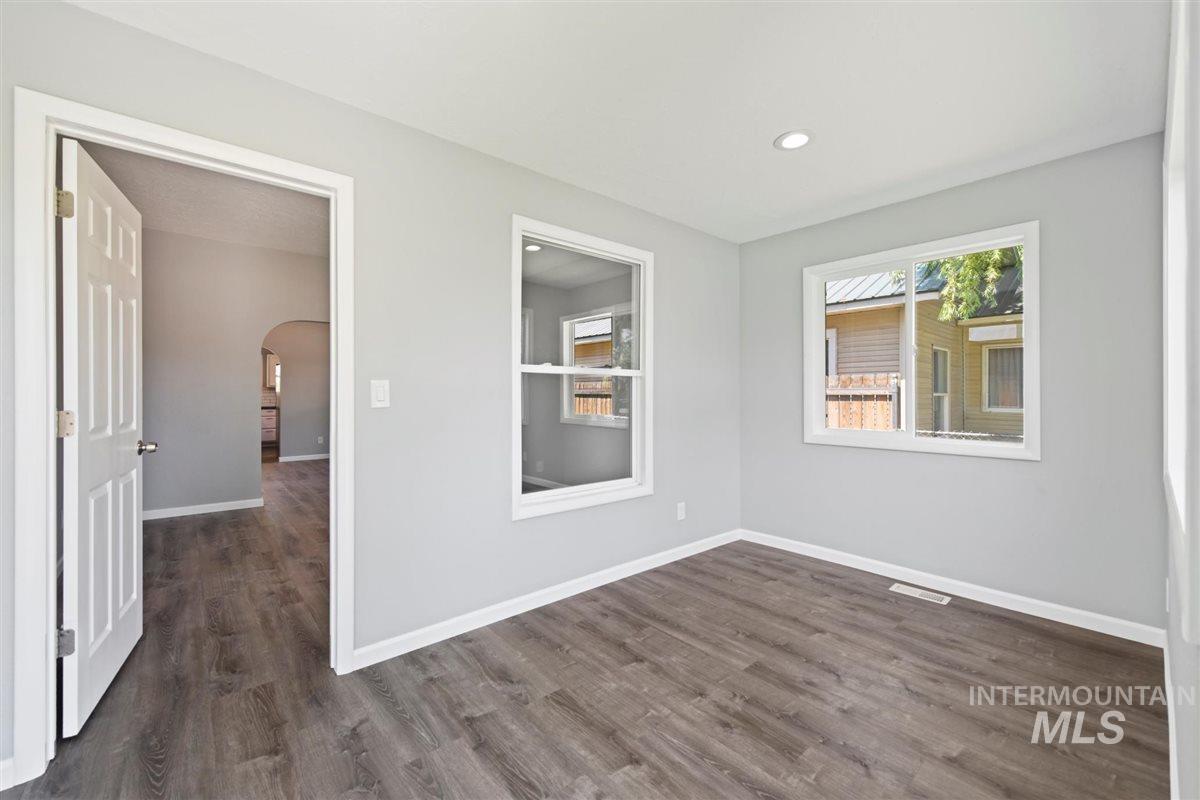 618 E Chicago Street Property Photo 7