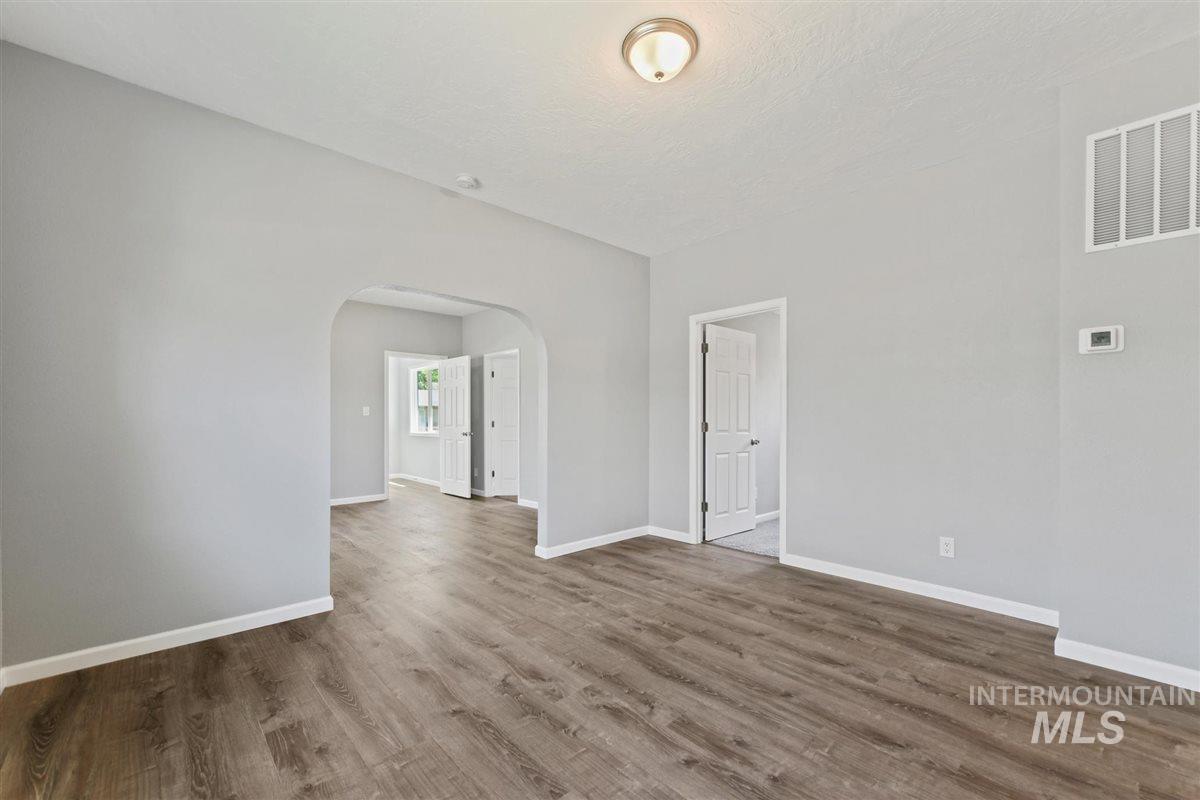 618 E Chicago Street Property Photo 11