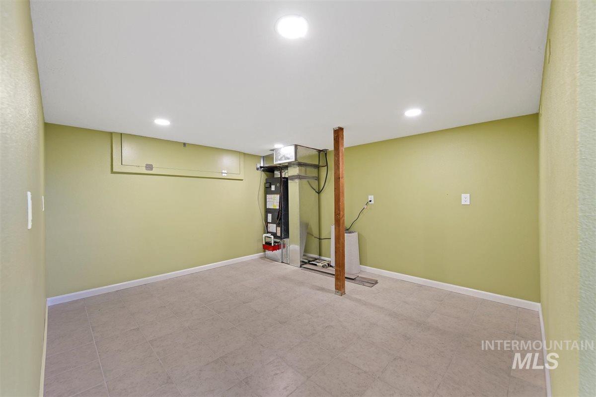 618 E Chicago Street Property Photo 20