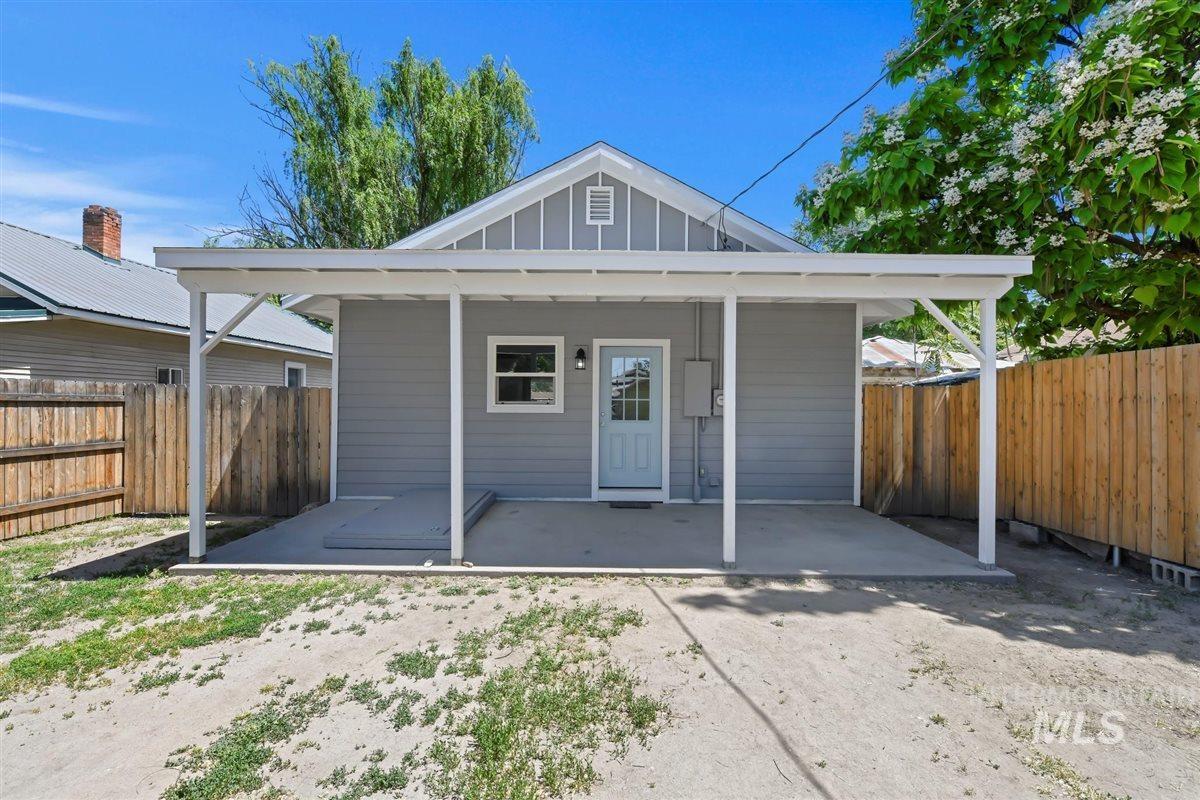 618 E Chicago Street Property Photo 23