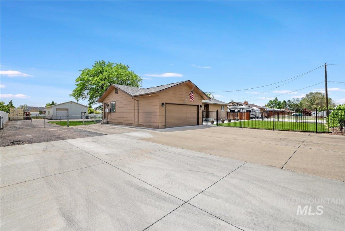 1011 Filer Ave W Property Photo 3