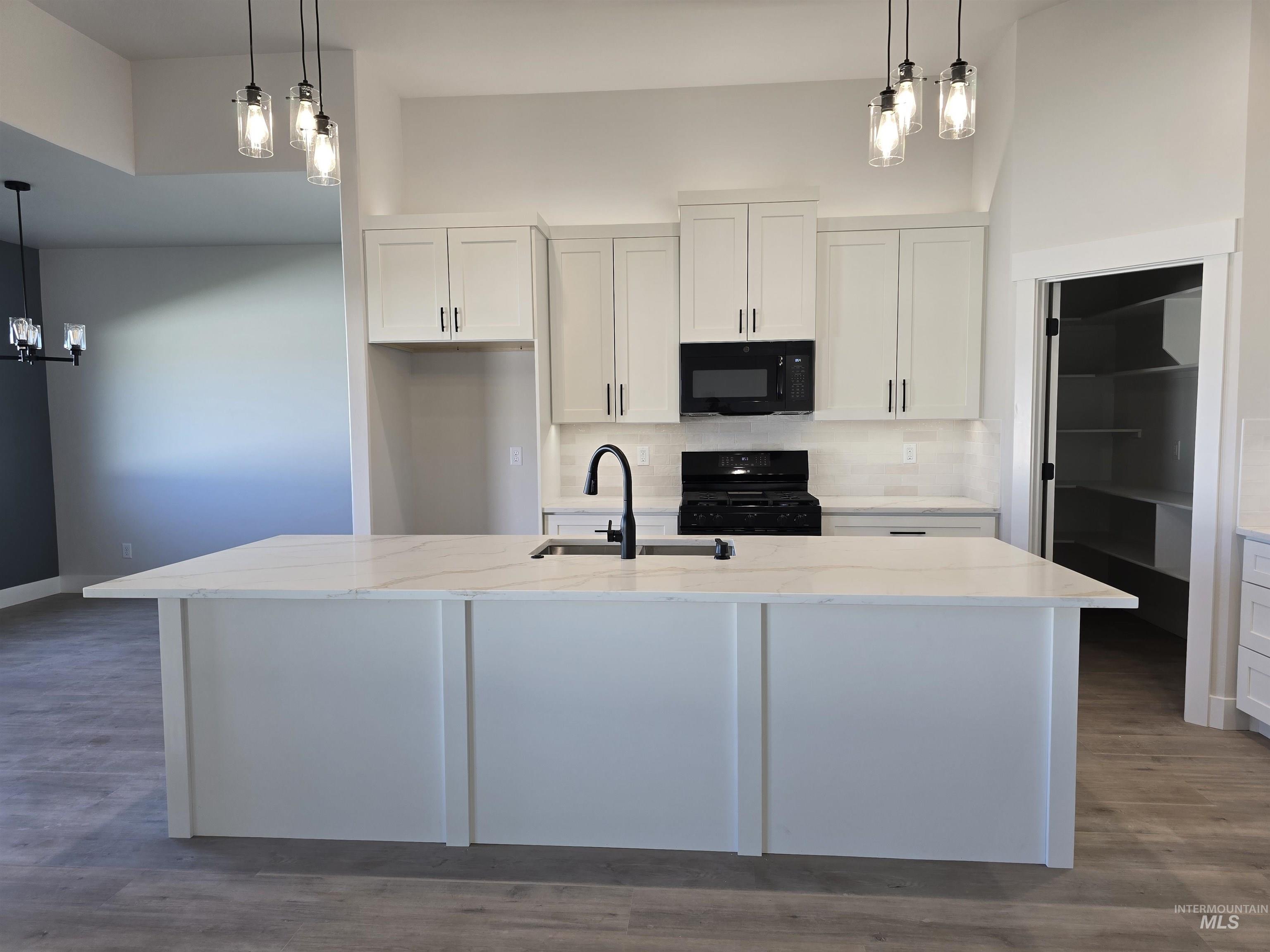 531 Full Moon Way Property Photo 13